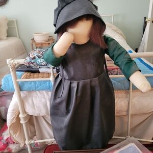 Vintage Pennsylvania Dutch standing doll